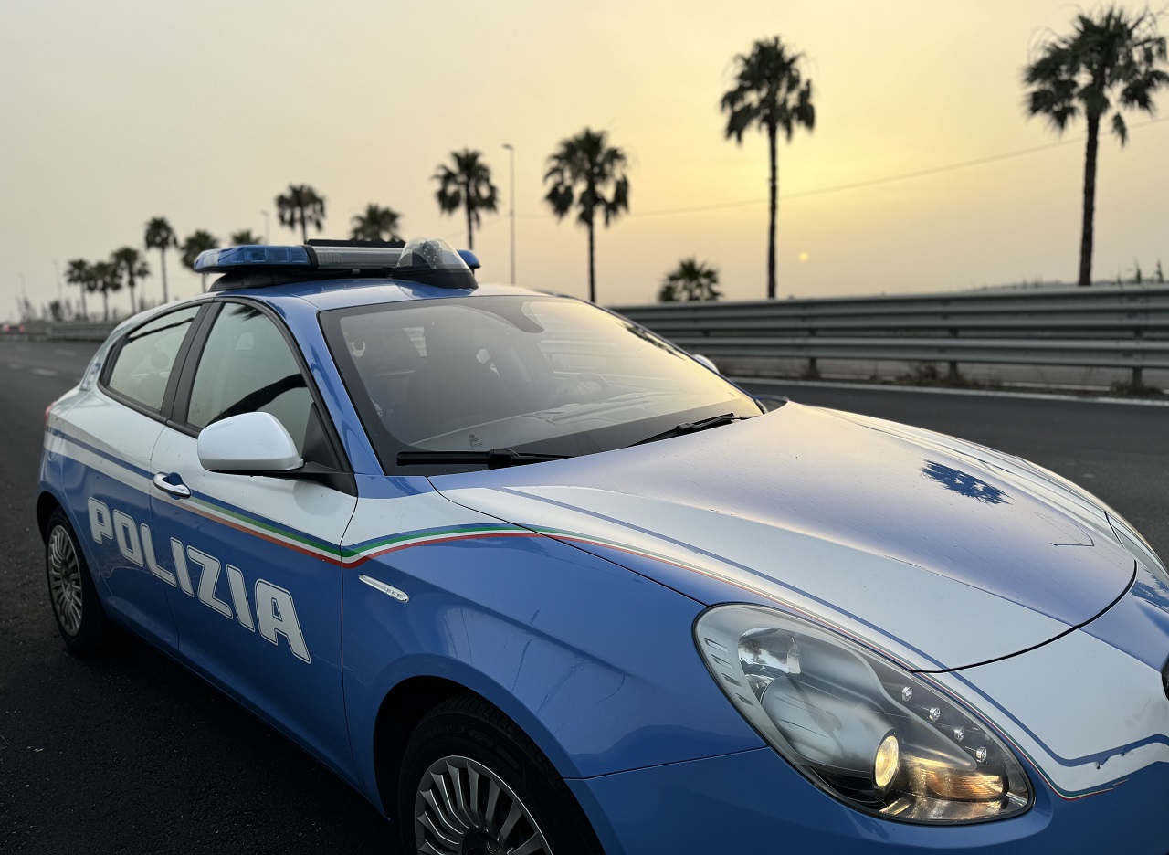 Catania, fa benzina e dimentica la figlioletta di 4 anni al rifornimento