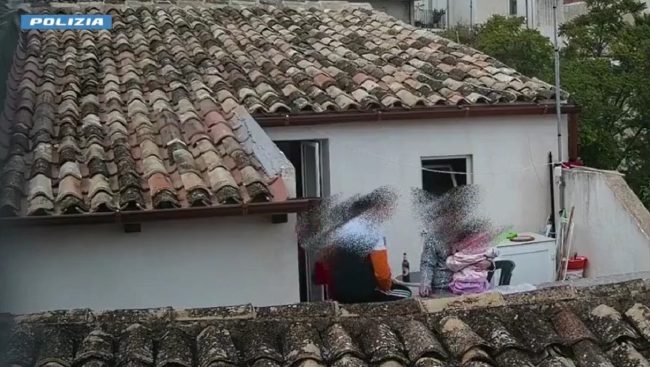 Operazione antidroga “Bianca Barocco”: tra droga sotto i tetti e panieri calati