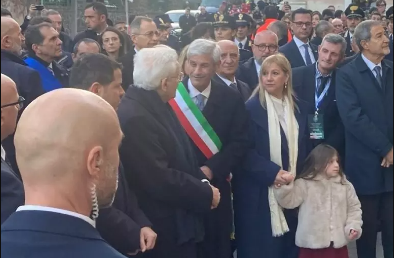 Il presidente Mattarella a Militello per inaugurare la scuola che frequentò Pippo Baudo