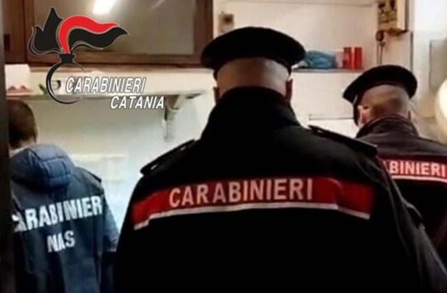 Sequestrati 15 kg di dolci in un panificio-macelleria di Piedimonte Etneo