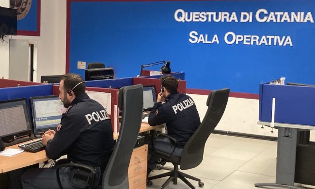 Catania, passante rapinato da due uomini in strada: arrestati