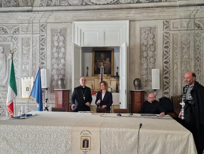 L’Arcivescovo Luigi Renna in visita al Convitto Cutelli di Catania, un momento di fede e confronto con i giovani