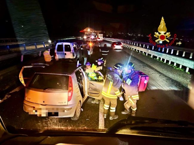 Incidente A18: tamponamento a catena, almeno quattro feriti