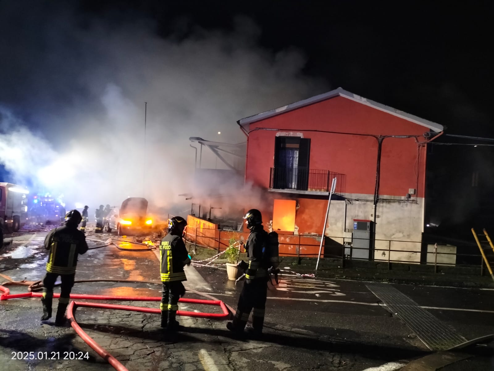 Il boato e poi l’esplosione a Catania: “Le porte tremavano, ho avuto troppa paura”, le TESTIMONIANZE