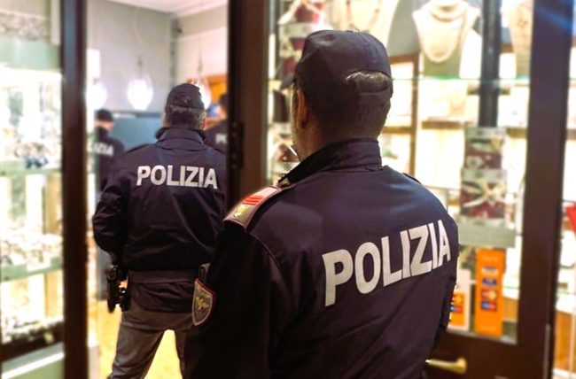 Tenta rapina ma fallisce: arrestato 28enne a Gela