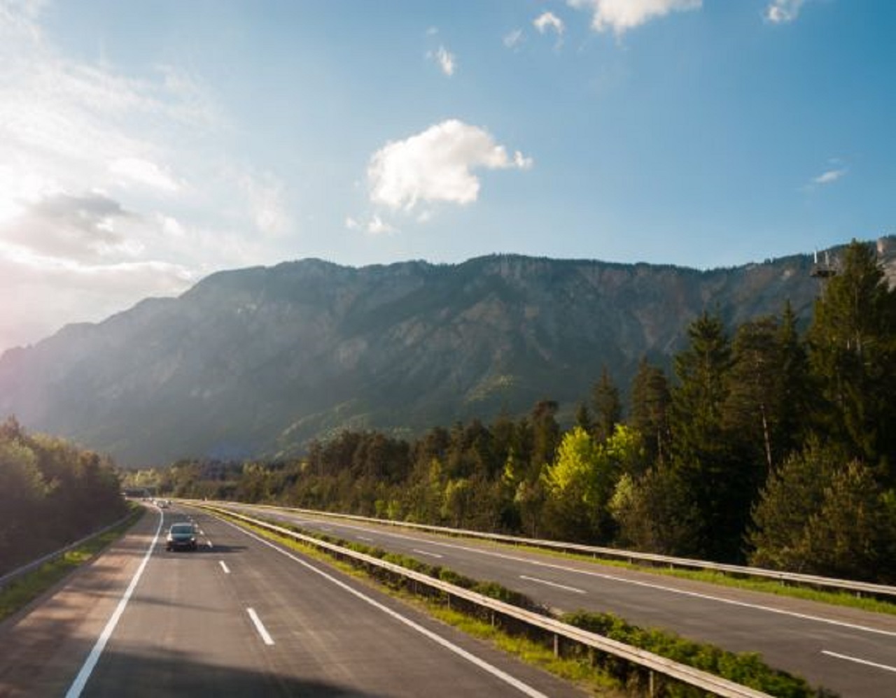 È indagato per eccesso di velocità in Austria ma non c’è mai stato