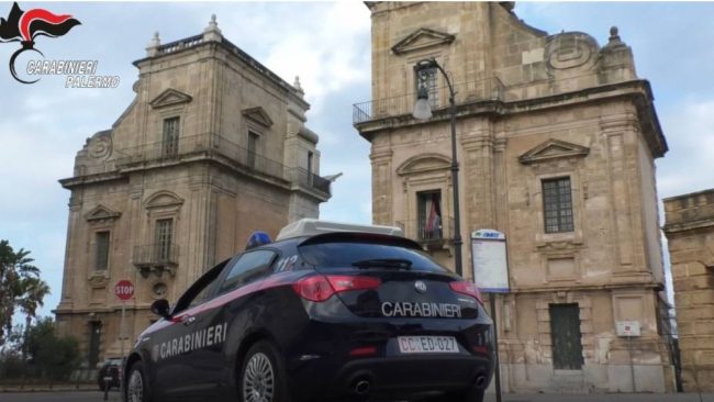 Una rapina all’Arenella di Palermo: malfattori picchiano a sangue 3 giovani