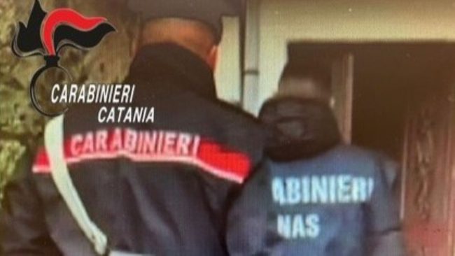 Appartamento freddo e sporco di Trecastagni spacciato per casa di riposo: denunciata la proprietaria