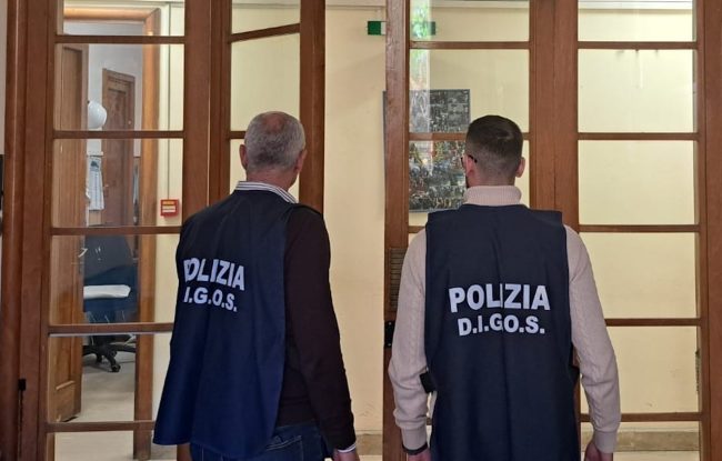 Un finto matrimonio per ottenere il permesso di soggiorno: 5 denunciati