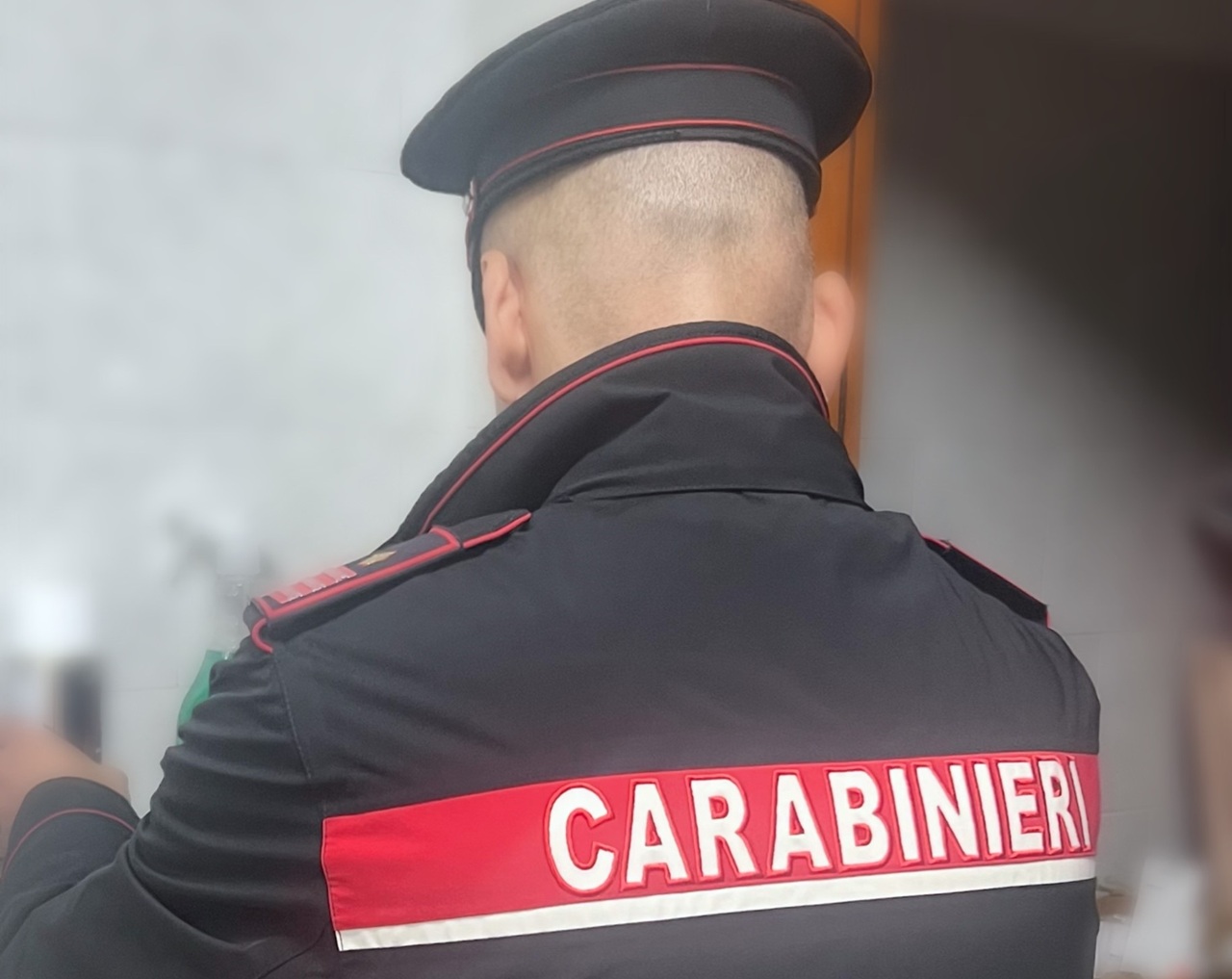 Cocaina nascosta in un intercapedine del bagno, 40enne arrestato a Messina