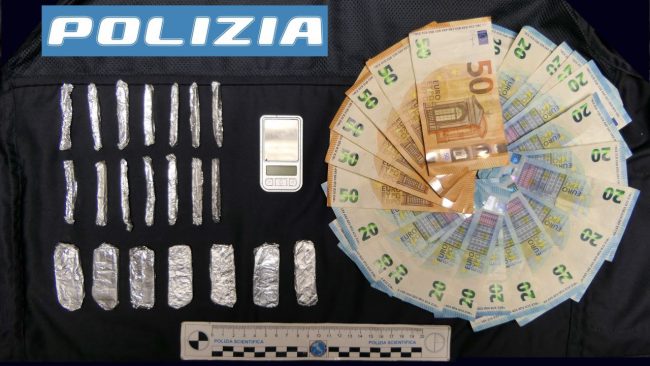 Manette per un 22enne tunisino per spaccio di droga nel Ragusano: espulso dopo la scarcerazione