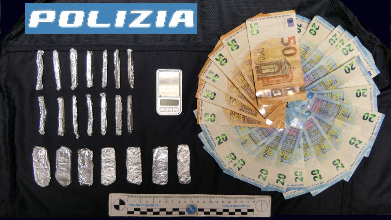 Manette per un 22enne tunisino per spaccio di droga nel Ragusano: espulso dopo la scarcerazione