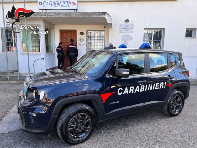 Entra da una finestra per rubare alcolici e lattine, tentato furto a Ficarazzi