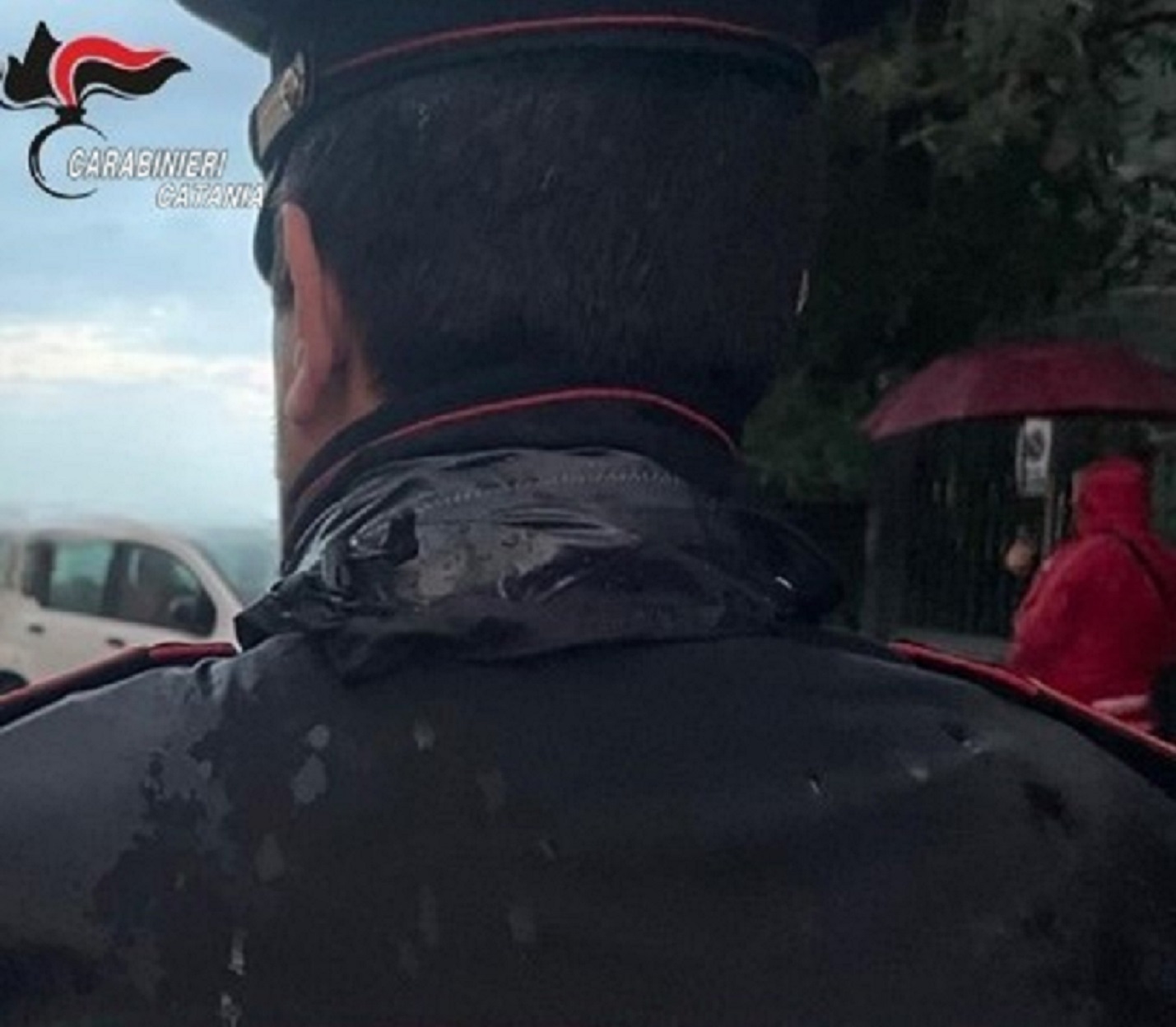 Evade dai domiciliari sotto il diluvio solo per festeggiare il compleanno: arrestato