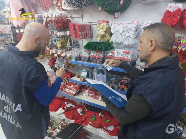 Palermo, sequestrati quasi 400mila prodotti non conformi
