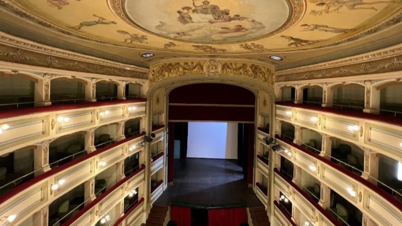 Festa di matrimonio e notte di Capodanno al Teatro Comunale di Enna: la mattina, nessuno all’interno