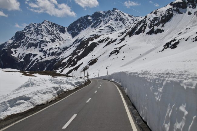Maxi ingorgo a Piano Battaglia, piste innevate assaltate da vacanzieri ma tanti senza catene