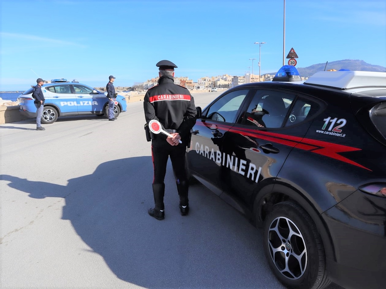 In fuga su un ciclomotore rubato per le vie di Trapani: arrestato 18enne