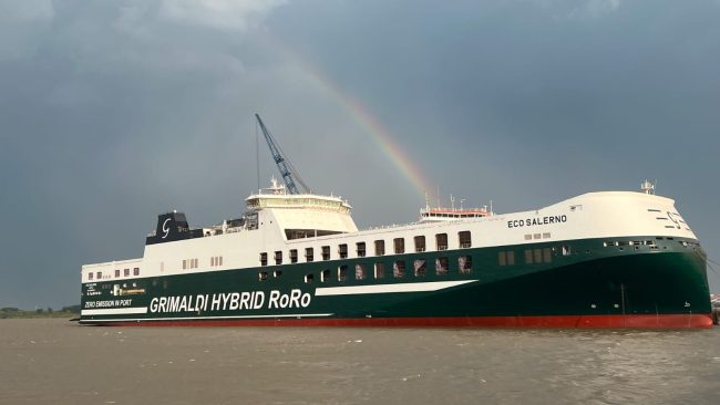 Eco Salerno, la nuova nave ibrida Grimaldi sulla tratta Catania-Brindisi-Ravenna