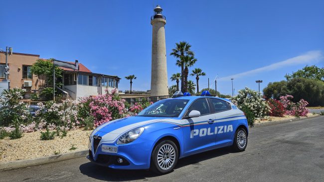 Catania, nasconde la droga negli slip e aggredisce un poliziotto: arrestato 31enne