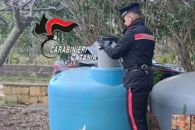 Nascondeva quasi 2,5 kg di marijuana: arrestato 43enne nel Catanese