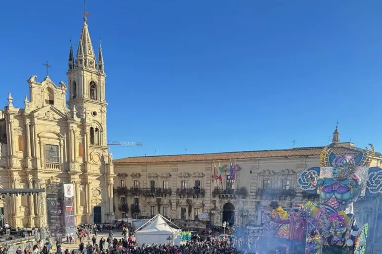 Carnevale di Acireale 2025: secondo weekend da record con oltre 20mila visitatori