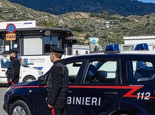 A spasso con la droga addosso, 23enne denunciato a Lipari