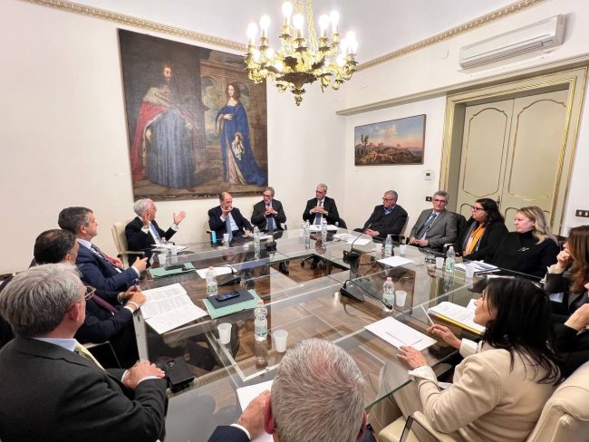 Quale futuro per il Polo Petrolchimico di Siracusa: Schifani incontra vertici Confindustria