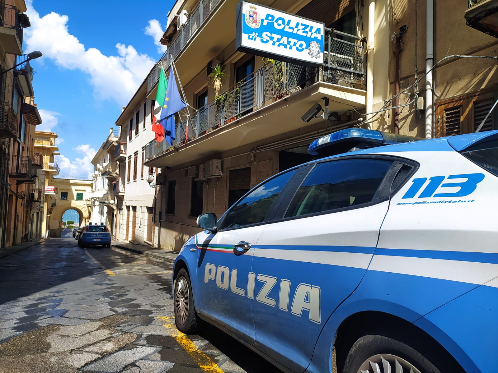 Sant’Agata di Militello, giovane evade dai domiciliari per rubare un’auto