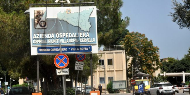 Fruttivendolo folgorato all’interno del suo negozio