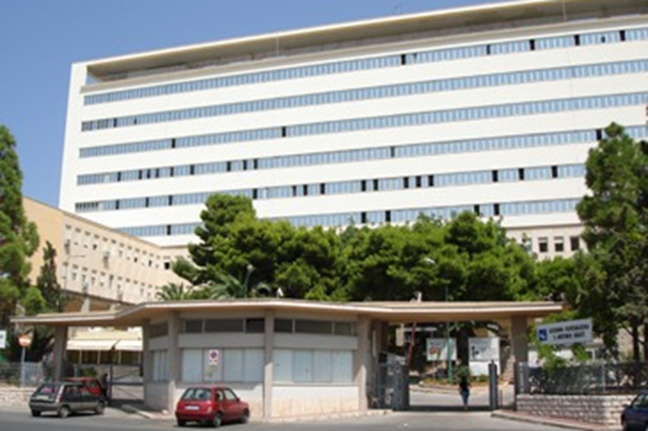 Trapani, uomo accoltellato dall’amante in un B&B: muore in ospedale