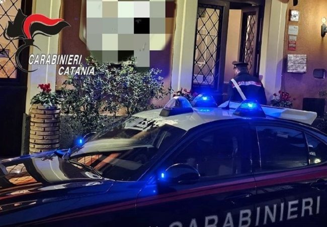 Furto maldestro a Trecastagni: ladri messi in fuga dall’antifumo
