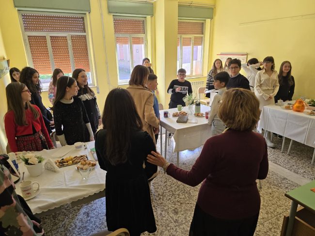 La II A del plesso Mazzini di Adrano si trasforma nel caffè letterario settecentesco Florian di Venezia