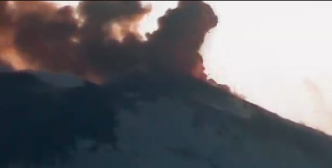 Eruzione Etna, prolungata chiusura aeroporto Catania. Torna operativo Comiso