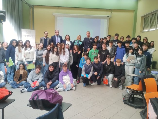 Importante conferenza sui reati online al Liceo “Spedalieri” di Catania