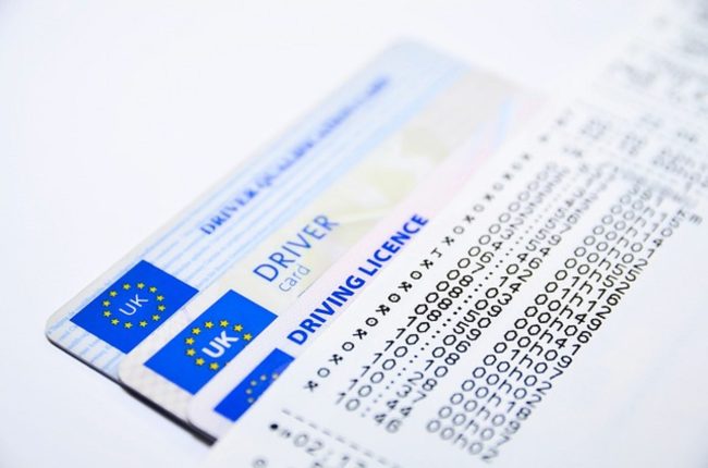 Col cellulare alla guida, due patenti ritirate a Comiso