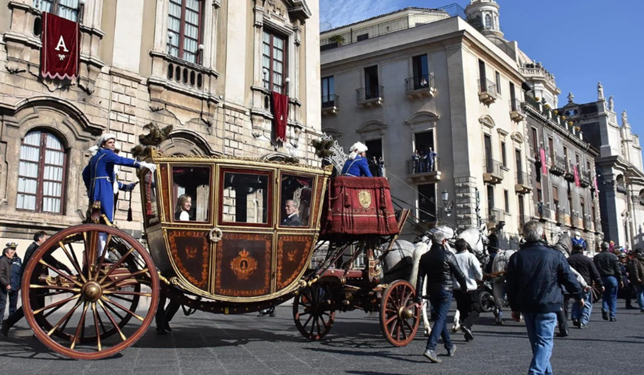 Catania in festa: l’antica sfilata della carrozza del Senato