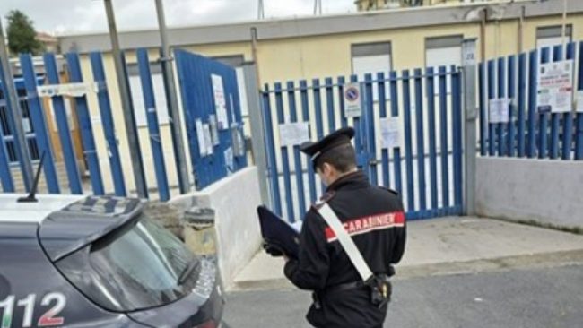 Aggressione in una scuola di Gravina: denunciato 42enne per lesioni aggravate e minacce
