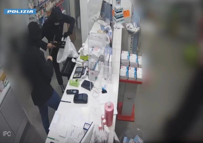 Palermo, due 15enni arrestati per rapine e aggressioni – VIDEO
