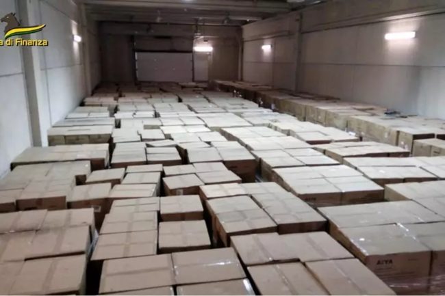 Mascherine Covid non conformi, scatta maxi sequestro da 10 milioni: nei guai 2 società