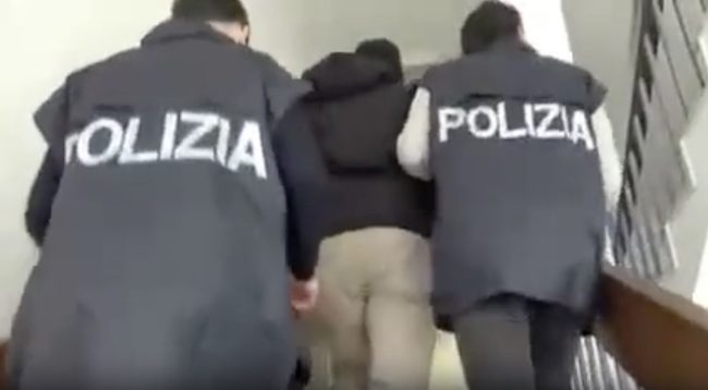 Maxi blitz contro la pedopornografia online: arresti e perquisizioni in 56 città