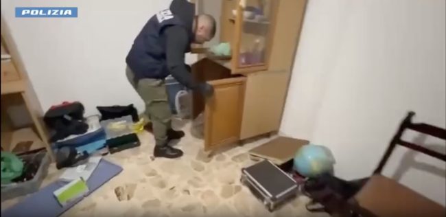 Siracusa, arrestato spacciatore con oltre 700 grammi di cocaina e marijuana