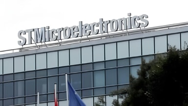 Solidarietà dell’Arcivescovo Renna per i lavoratori STMicroelectronics a Catania