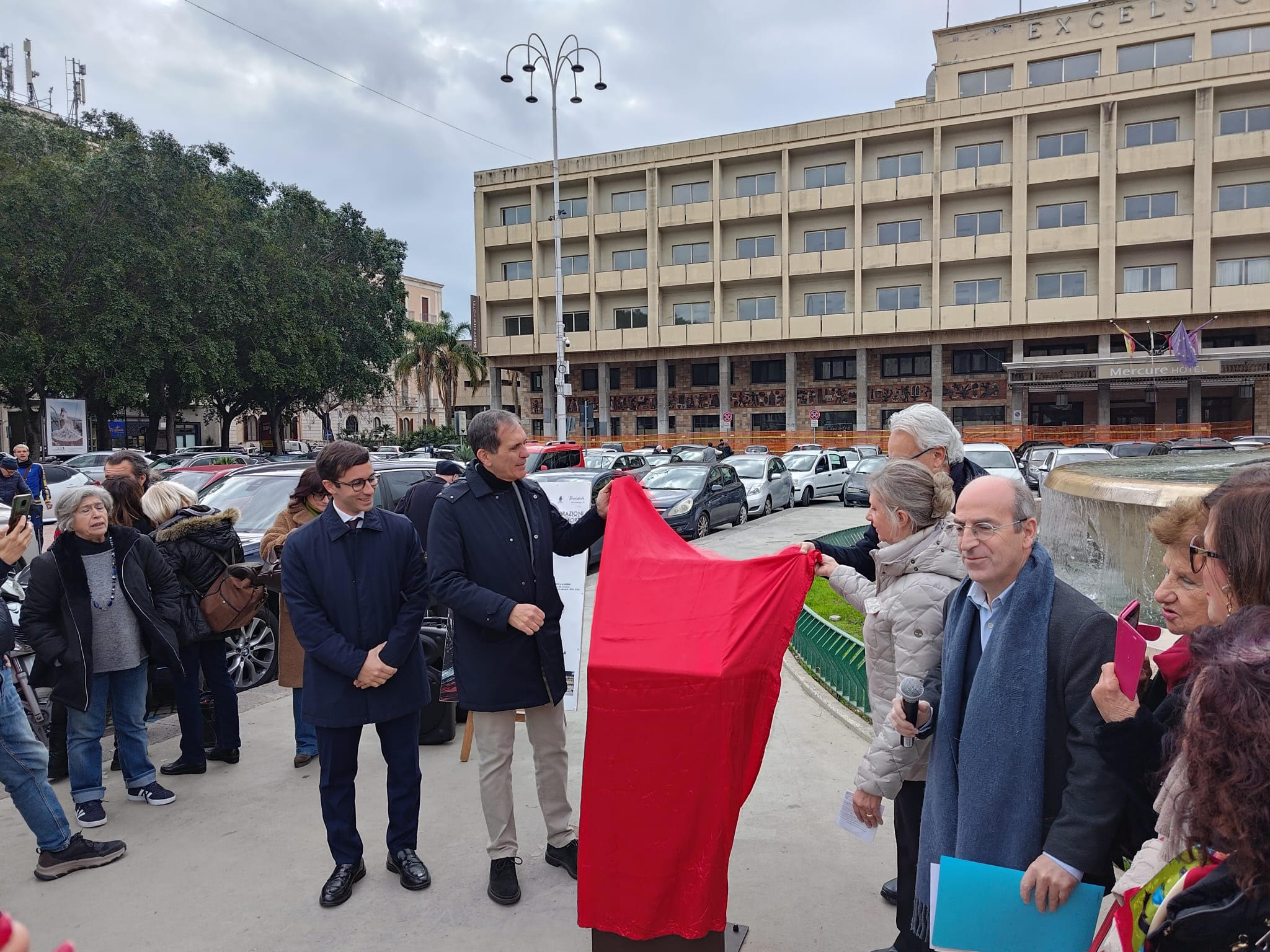 Catania, installata targa interattiva per la Fontana dei Malavoglia a Piazza Verga