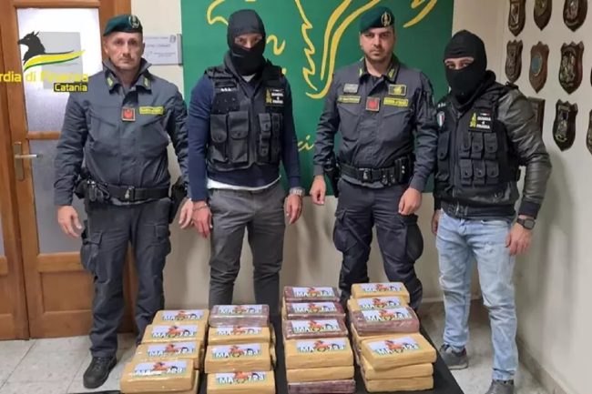 Un “mare” di cocaina dal Sud America al porto di Catania: 6 arresti e sequestro da quasi 8 milioni di euro