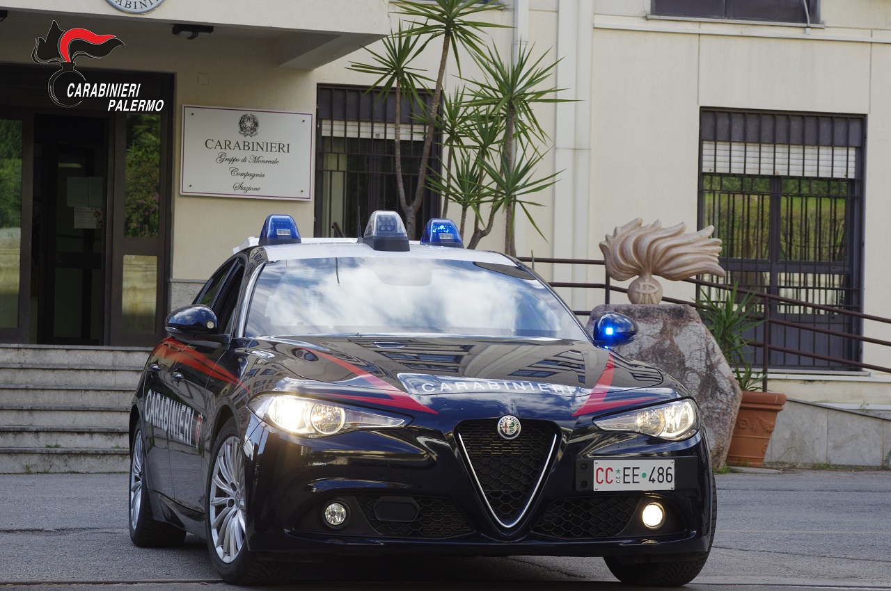 Scovata abitazione trasformata in centro di spaccio: arrestato 60enne di Monreale