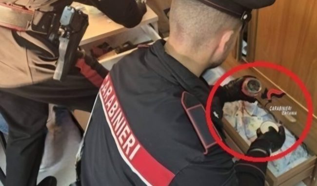 Aci Sant’Antonio, casa di campagna trasformata in base dello spaccio: denunciato un 37enne
