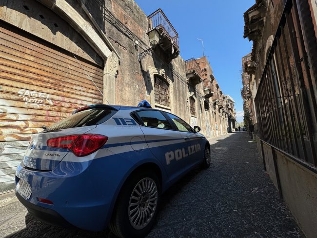 Si rifiuta di pagare una partita di droga, aggredito un 20enne a Catania