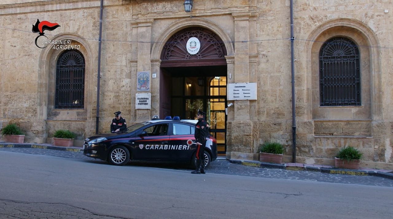 Ladri in azione a Licata: rubati quasi 100 litri di carburante dai pullman di un’azienda di trasporti