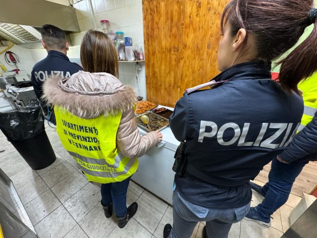Catania, chiuso ristorante asiatico nel centro storico: 36 chili di cibo sequestrato, sanzioni per 21mila euro